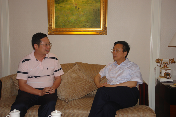 2009年7月1日，全國人大常委會(huì )副委員長(cháng)、民建中央主席陳昌智在廈門(mén)調研時(shí)，親切接見(jiàn)蘇慶燦
